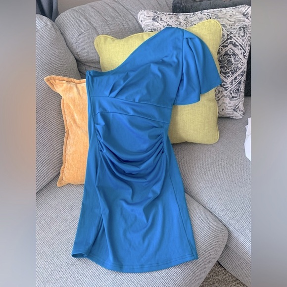 Elegant Blue Off-Shoulder Dress - Picture 2 of 3